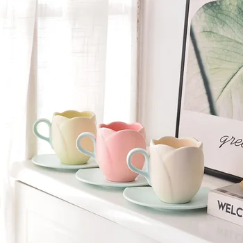Креативные керамические чашки в форме тюльпана в европейском стиле для домашнего использования, кофейные чашки и Чашки для влюбленных, Набор чайных чашек и блюдец.